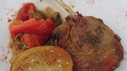Recepta de cuina de Cuixa d’ànec confitada al forn acompanyada amb escalivada i patata al caliu